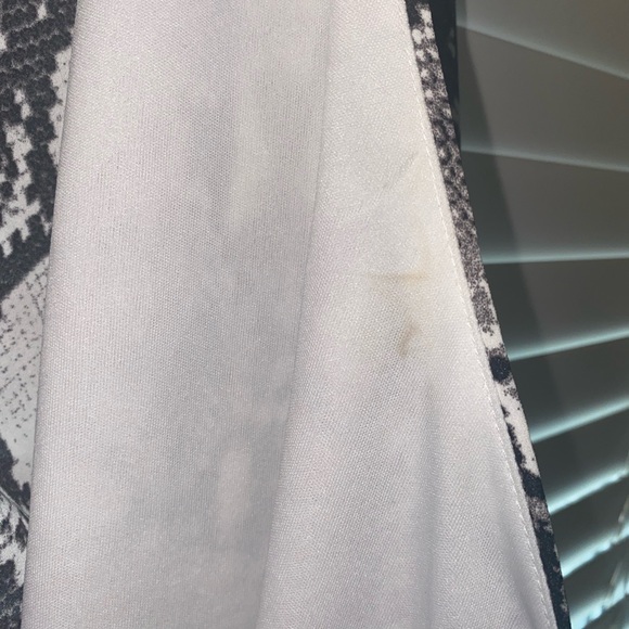 NWT size 1X (14/16W) FASHION TO FIGURE Snakeskin wrap blouse - Picture 5 of 6